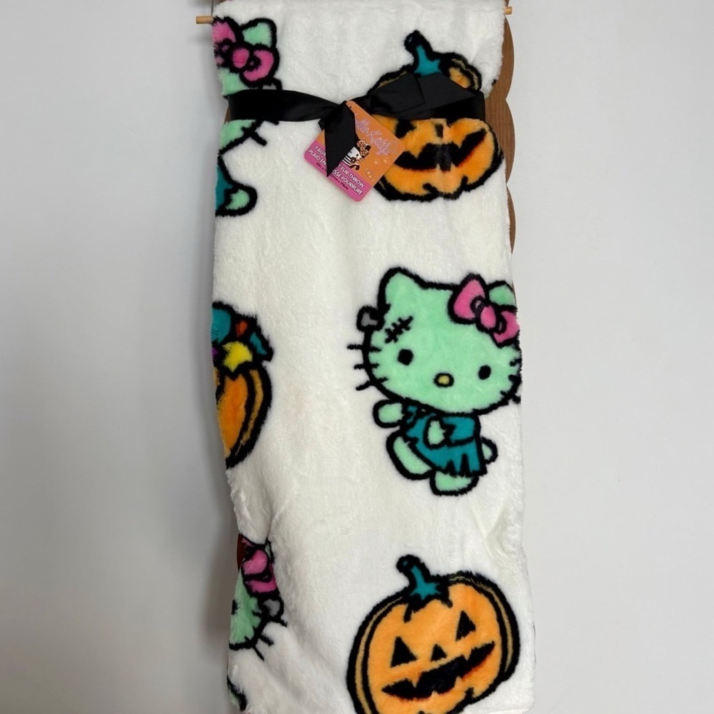 Hello Kitty Halloween Frankie Blanket throw Faux fur